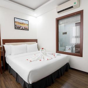 Deluxe Double Room Shower